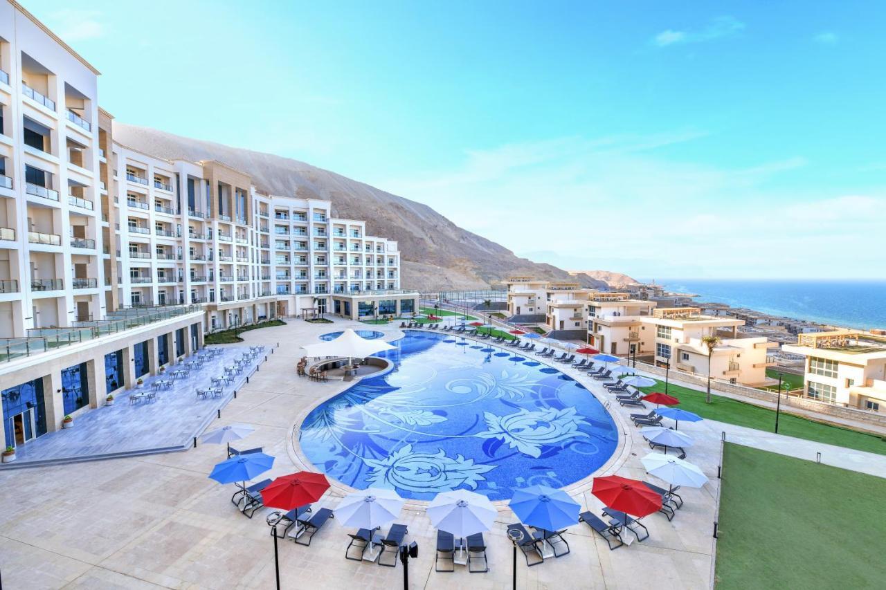 Tolip Resort El Galala Hills Ain Sukhna Exterior photo The swimming pool at the resort