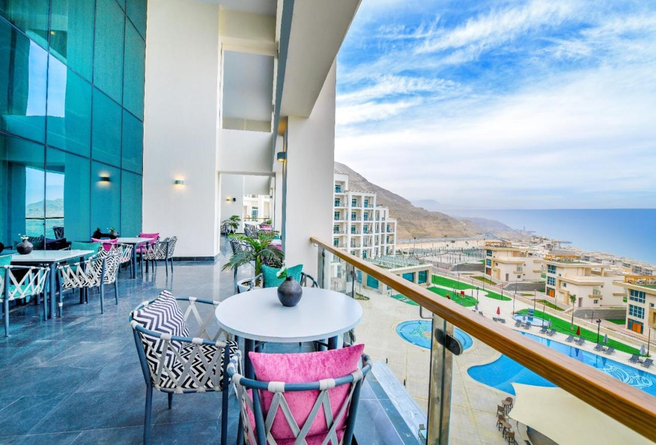 Tolip Resort El Galala Hills Ain Sukhna Exterior photo View from the balcony of a suite at the Hilton Sharm El Sheikh