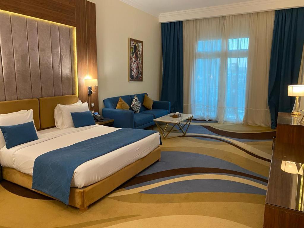 Tolip Resort El Galala Hills Ain Sukhna Exterior photo A room at the hotel
