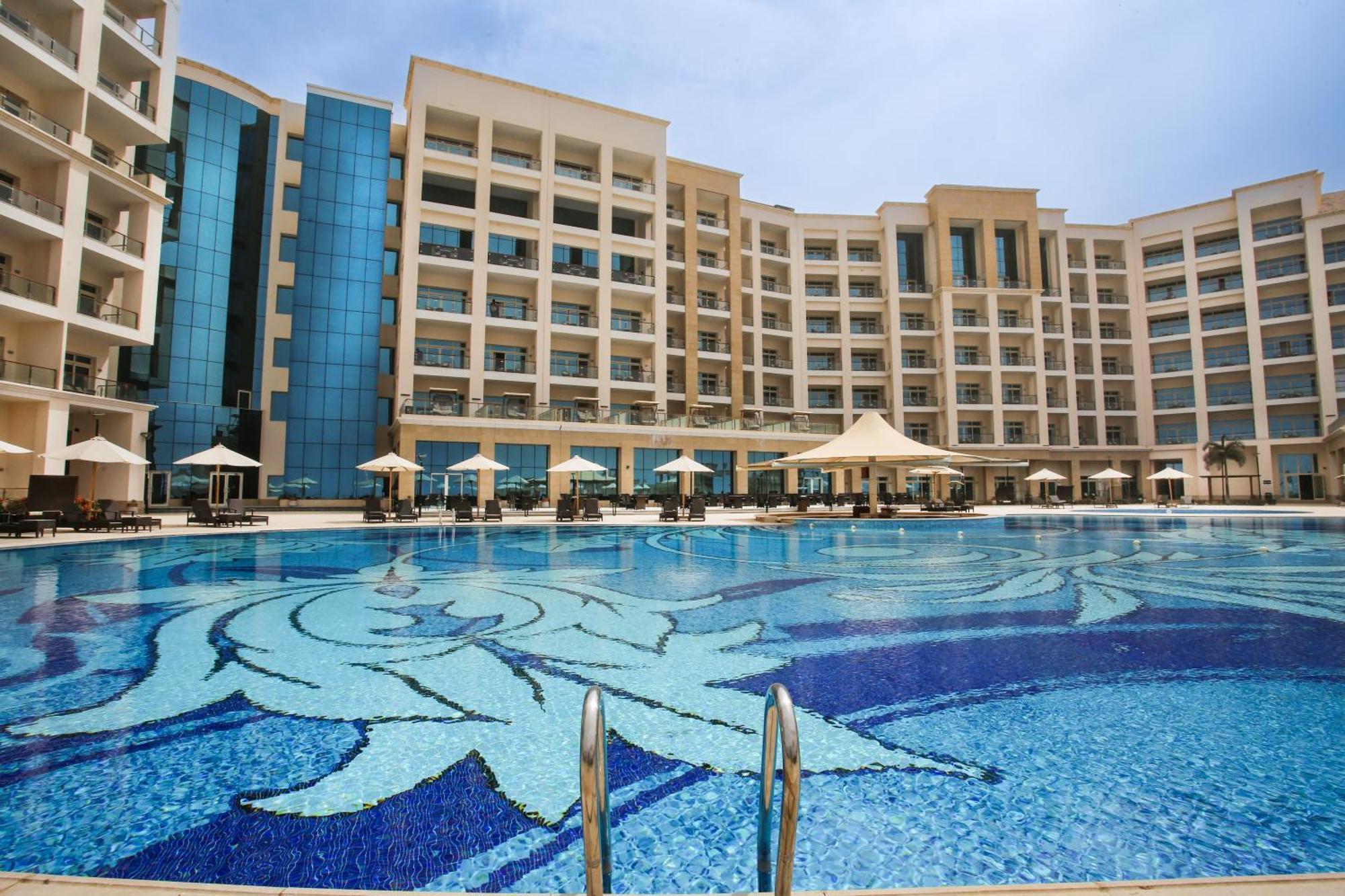 Tolip Resort El Galala Hills Ain Sukhna Exterior photo The swimming pool at the hotel