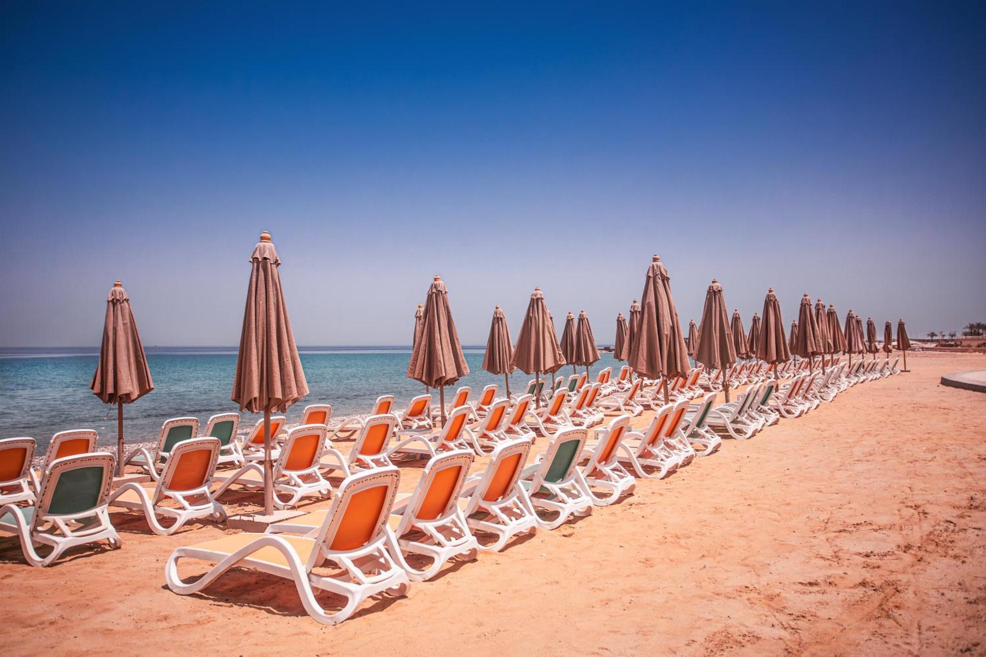 Tolip Resort El Galala Hills Ain Sukhna Exterior photo Beach in Hurghada