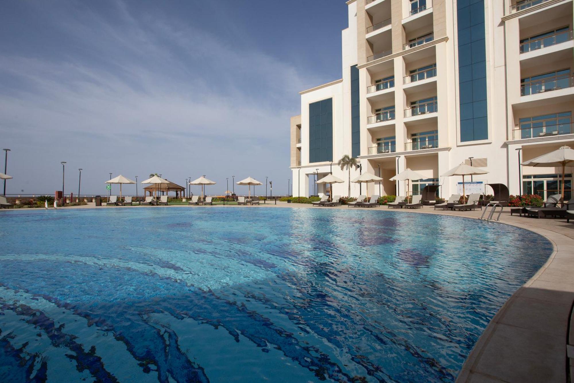 Tolip Resort El Galala Hills Ain Sukhna Exterior photo The swimming pool at the hotel